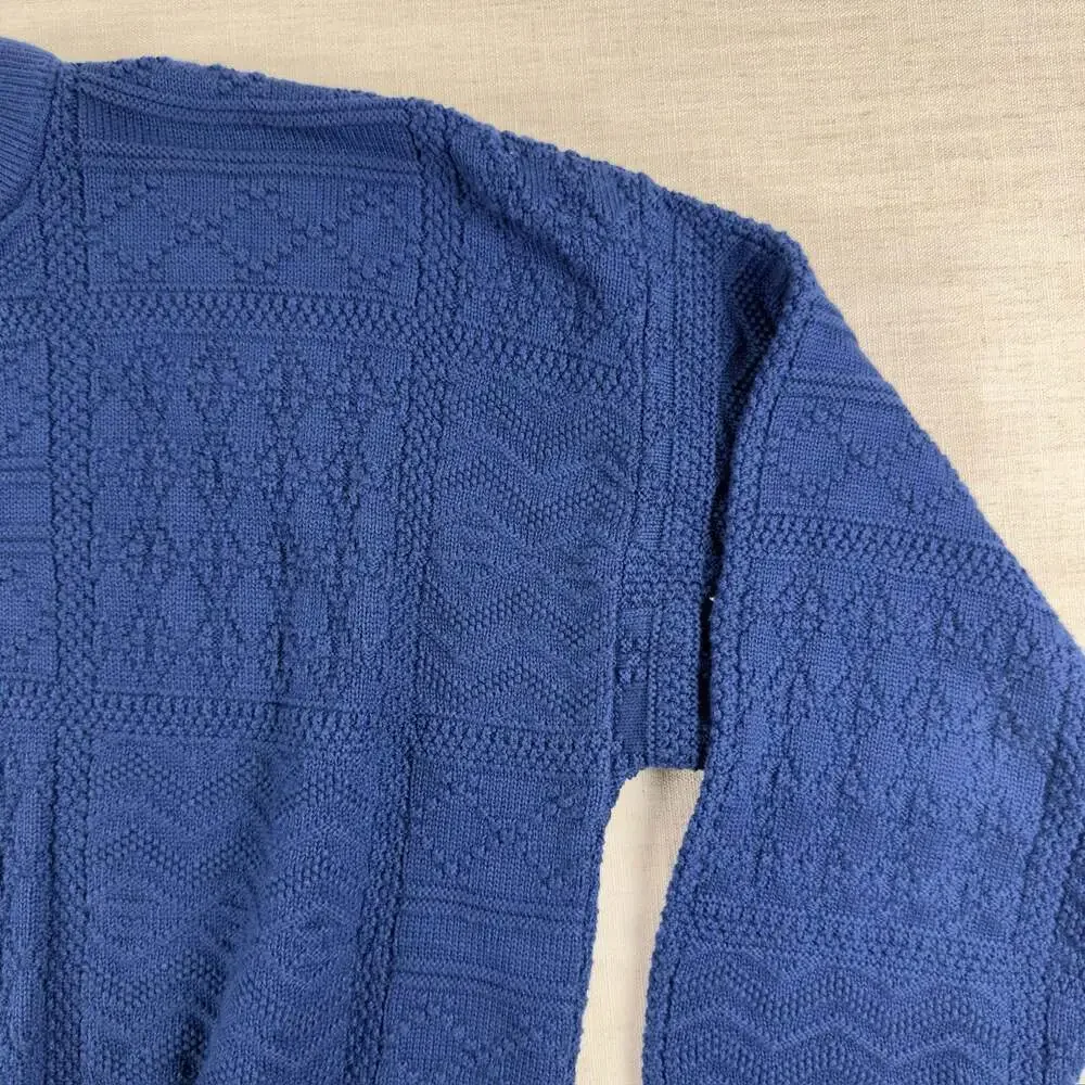 Vintage Claiborne Blue Textured Patchwork Knit Cotton Sweater Made in‎ USA
